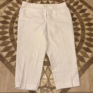 White capris with stretch